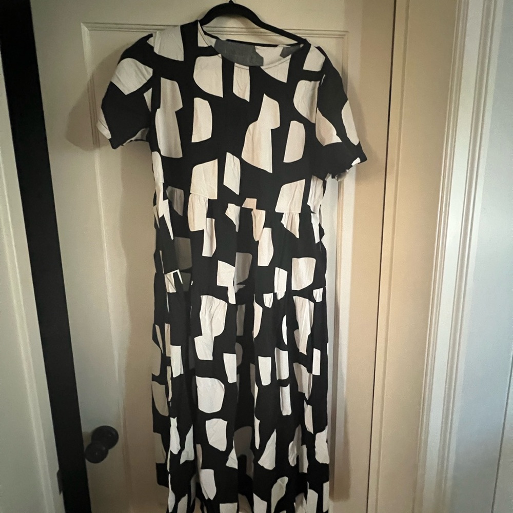 Black and White Geometric Pattern Dress